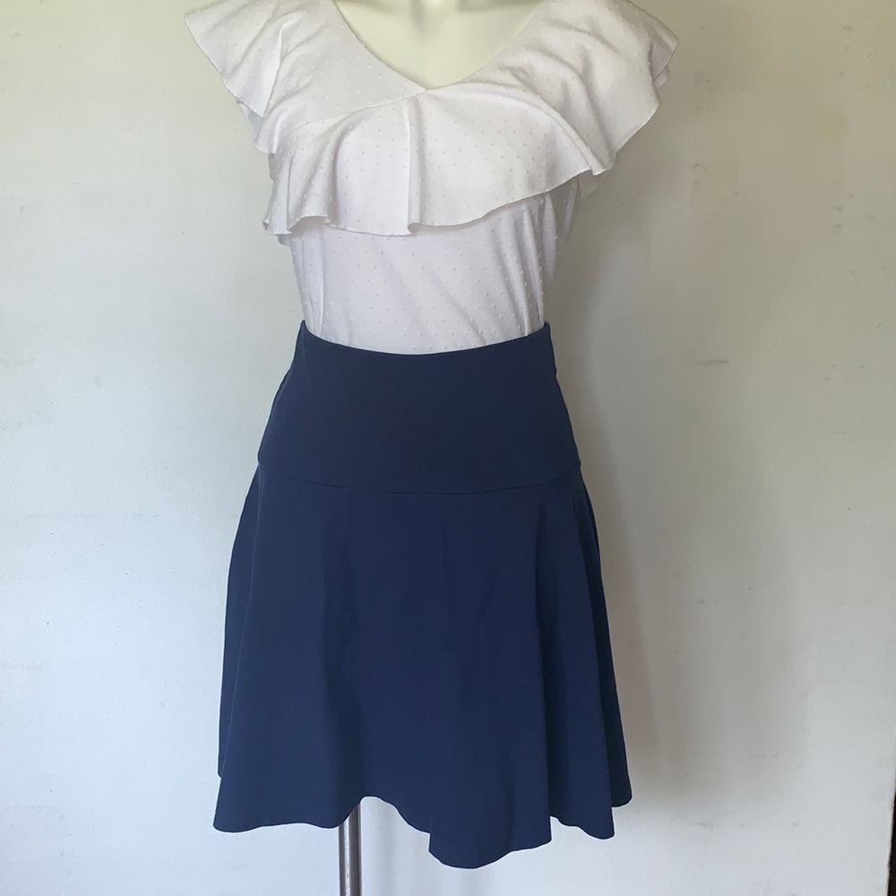 Roz & Ali Navy blue skirt